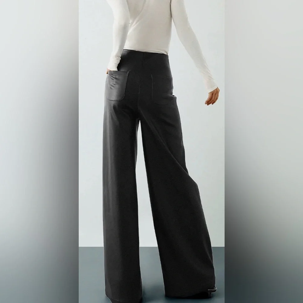 Elegant Black Wide-Leg PU leather Pants - Picture 4 of 4